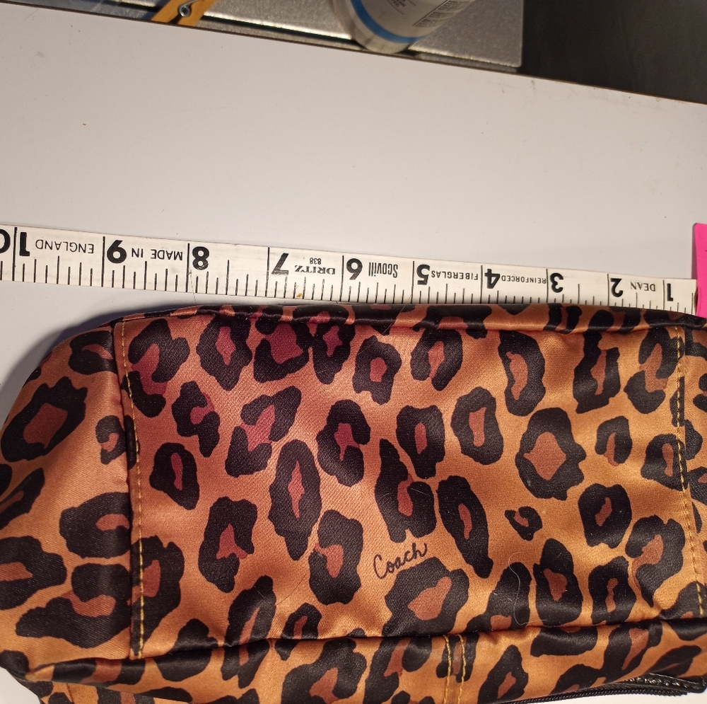 Cheetah print Coach Handbag - Picture 2 of 6